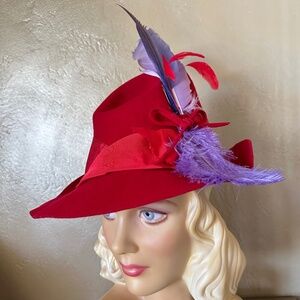 OSTENTATIOUS 1940's RED FELT FEDORA + WIDE GROSGRAIN BAND + TALL PURPLE FEATHERS
